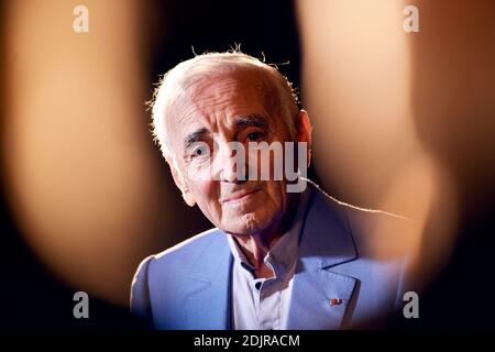 Icône musicale légendaire Charles Aznavour récipiendaire d'une étoile de la Marche de la renommée hollywoodienne honorifique, reconnaissant ses contributions aux arts et à la communauté arménienne. Pantages hollywoodiens à Los Angeles, Californie, le 27 octobre 2016. Photo de Lionel Hahn/AbacaUsa.com Banque D'Images