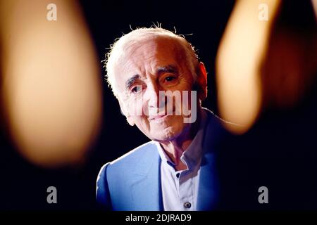 Icône musicale légendaire Charles Aznavour récipiendaire d'une étoile de la Marche de la renommée hollywoodienne honorifique, reconnaissant ses contributions aux arts et à la communauté arménienne. Pantages hollywoodiens à Los Angeles, Californie, le 27 octobre 2016. Photo de Lionel Hahn/AbacaUsa.com Banque D'Images