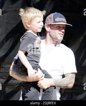 Le rocker Fred Durst emmène son fils Dallas au Pumpkin Patch à West Hollywood, Californie. 10/27/06 Banque D'Images