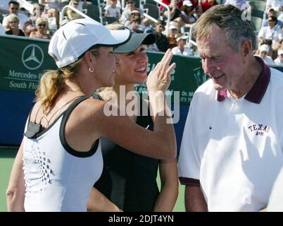 Chris Evert/Raymond James Pro-Celebrity tennis Classic Day 3 assisté par l'ancien président George Bush SR, Gavin Rossdale, Anna Kournikova, Lindsay Davenport, Joe Torre et Chevy Chase. Delray Beach, Floride. 11/05/06 Banque D'Images
