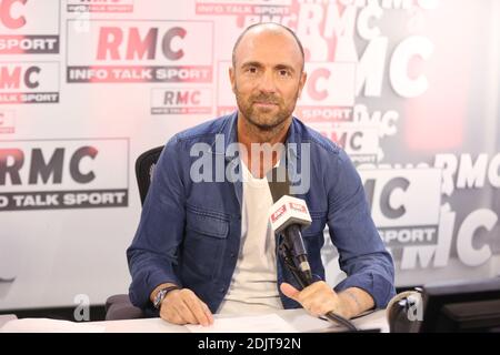 Exclusif - Christophe Dugarry au talk-show 'Team Duga' sur la radio du CMR, à Paris, France, le 07 novembre 2016. Photo de Jerome Domine/ABACAPRESS.COM Banque D'Images