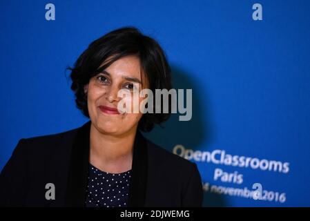 Myriam El Khomri, ministre français du travail, de l'emploi, de la formation professionnelle et du dialogue social, lors d'une visite à OpenClassroom startup à Paris, en France, le 24 novembre 2016. Photo par Eliot Blondt/ABACAPRESS.COM Banque D'Images