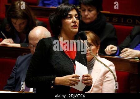 Ministre du travail, de l'emploi, de la formation professionnelle et du dialogue social Myriam El Khomri lors d'une session de questions au gouvernement à l'Assemblée nationale française à Paris, France, le 29 novembre 2016. Photo de Henri Szwarc/ABACAPRESS.COM Banque D'Images