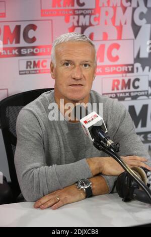 Exclusivité - Didier Deschamps au salon sportif « Team Duga » sur CMR radio, interviewé par Christophe Dugarry, Paris, le 05 décembre 2016. Photo de Jerome Domine/ABACAPRESS.COM Banque D'Images