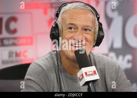 Exclusivité - Didier Deschamps au salon sportif « Team Duga » sur CMR radio, interviewé par Christophe Dugarry, Paris, le 05 décembre 2016. Photo de Jerome Domine/ABACAPRESS.COM Banque D'Images