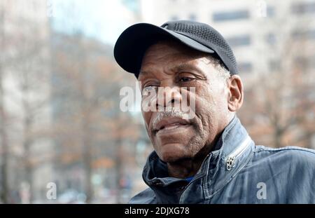 L'acteur Danny Glover se joint aux travailleurs contractuels fédéraux en grève lors de leur rassemblement pour tenir le président élu Donald Trump responsable de tenir sa promesse aux travailleurs à Washington, DC, le 7 décembre 2016. Photo par Olivier Douliery/ABACA Banque D'Images