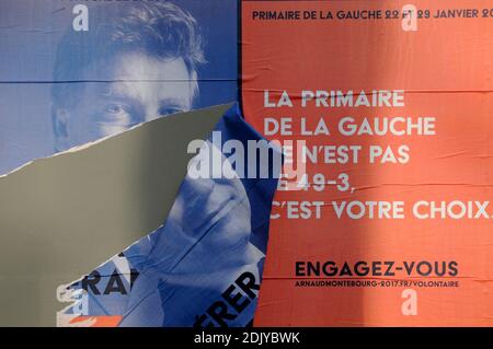 Des affiches d'élection montrant le candidat aux primaires de gauche avant l'élection présidentielle de 2017 Arnaud Montebourg sont visibles à Paris, France, le 20 décembre 2016. Photo d'Alain Apaydin/ABACAPRESS.COM Banque D'Images