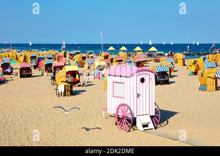 Allemagne, Schleswig-Holstein, la station Baltique de Travemünde, vue de la promenade de la plage à la plage de la mer Baltique, Banque D'Images