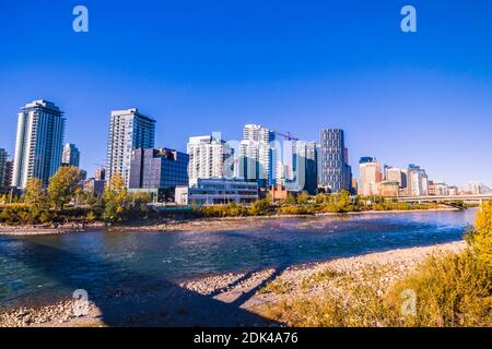 27 septembre 2020 - Calgary (Alberta) Canada ligne d'horizon du quartier des affaires du centre-ville de Calgry Banque D'Images