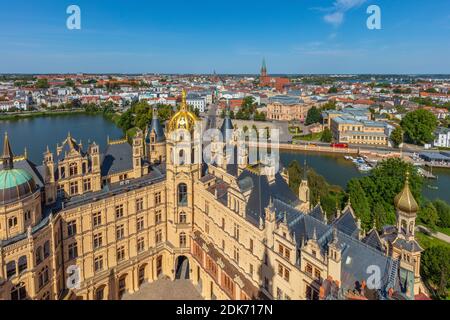 Allemagne, Mecklembourg-Poméranie occidentale, capitale de l'État Schwerin, vue sur la cour intérieure au centre-ville avec cathédrale, théâtre et musée Banque D'Images