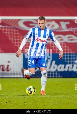 Odense, Danemark. 14 décembre 2020. Marco Lund (24) d'OB vu pendant le match 3F Superliga entre Odense Boldklub et FC Midtjylland au Parc naturel de l'énergie à Odense. (Crédit photo : Gonzales photo/Alamy Live News Banque D'Images