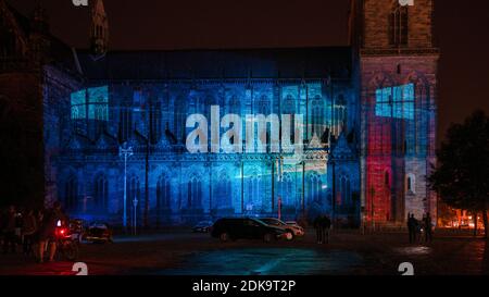 Allemagne, Saxe-Anhalt, Magdebourg, Cathédrale illuminée de Magdebourg, anniversaire 500 ans de l'achèvement de la cathédrale, spectacle de lumière Magdebourg à la lumière Banque D'Images