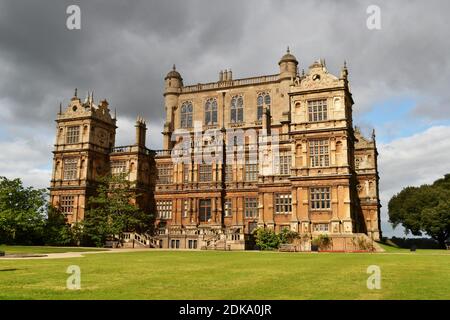 Wollaton Hall, une maison de campagne élisabéthaine à Wollaton Park, Nottingham, Angleterre, Royaume-Uni Banque D'Images