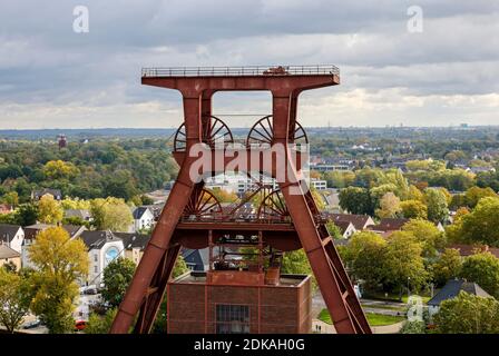 Essen, région de la Ruhr, Rhénanie-du-Nord-Westphalie, Allemagne - Zeche Zollverein, classé au patrimoine mondial de l'UNESCO Zollverein, Doppelbock Foerdergeruest, Shaft 12. Banque D'Images