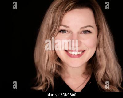 Beautiful woman smiling Banque D'Images