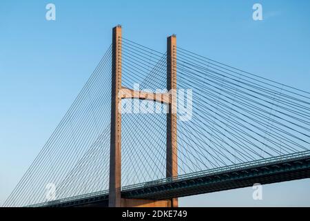 Le second Severn Crossing, officiellement renommé Prince of Wales Bridge, est le pont autoroutier M4 au-dessus de la rivière Severn entre l'Angleterre et le pays de Galles. Banque D'Images