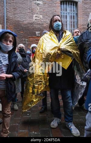 Un rassemblement d'acteurs culturels a eu lieu à Toulouse, France, le 15 décembre 2020. Parce qu'elles sont considérées comme des activités non essentielles par le gouvernement, les espaces liés à la culture restent fermés jusqu'au début de l'année 2021. Dans le même temps, les mesures du deuxième confinement liées à la pandémie de Covid-19 sont assouplies pour d'autres activités. Photo de Patrick Batard / ABACAPRESS.COM Banque D'Images