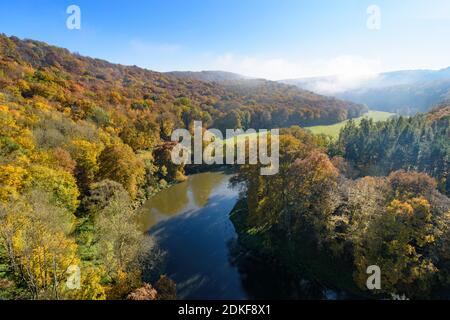 Hardegg, Parc National du Thyatal, vallée de la rivière Thaya à Umlaufberg à Überstieg, couleurs des feuilles d'automne, région de Weinviertel, Niedersterreich / Basse-Autriche, Autriche Banque D'Images