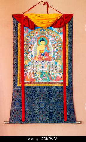 Gangtok, Inde - 27 décembre 2011 : Thangka bouddhiste - une peinture bouddhiste tibétaine sur coton, ou applique de soie - dans un monastère à Gangtok, Sikkim, in Banque D'Images