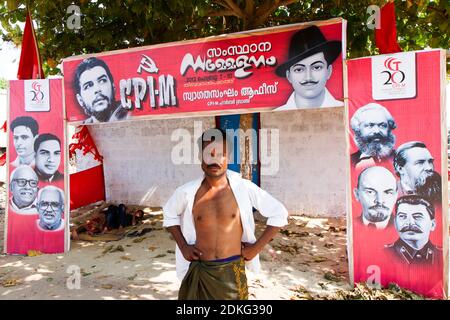 Vizhinjam, Kerala, INDE - JAN 12: Les gens et la campagne pendant les élections du parti communiste le 12 JANVIER 2012 à Vizhinjam, Kerala, Inde. Banque D'Images