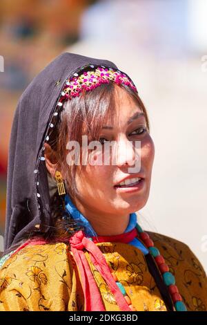 Leh, Jammu-et-Cachemire, Inde - 01 septembre 2012 : la femme Ladakhi en vêtements nationaux sur le festival traditionnel Ladakh le jour ensoleillé le 01 septembre, Leh, J Banque D'Images
