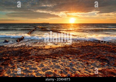 Coucher de soleil, plage, Kreuzbuhne, Mer Baltique côte mecklembourgeoise, Danske, Bug, Mecklenburg-Poméranie occidentale, Allemagne, Europe Banque D'Images