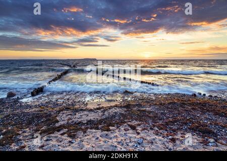 Coucher de soleil, plage, Kreuzbuhne, Mer Baltique côte mecklembourgeoise, Danske, Bug, Mecklenburg-Poméranie occidentale, Allemagne, Europe Banque D'Images