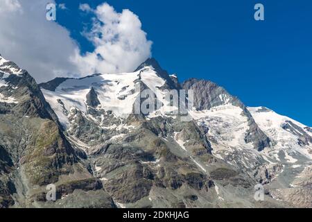 Vue de Kaiser-Franz-Josefs-Höhe à Grossglockner, 3798 m, Hofmannspitze, 3722 m, parc national Hohe Tauern, Carinthie, Autriche Banque D'Images