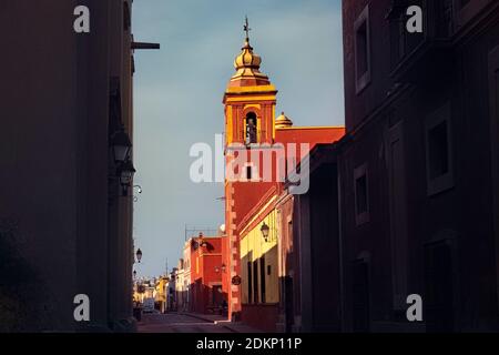 Couvent des Carmélites au crépuscule, Santiago de Queretaro, Queretaro, Mexique Banque D'Images