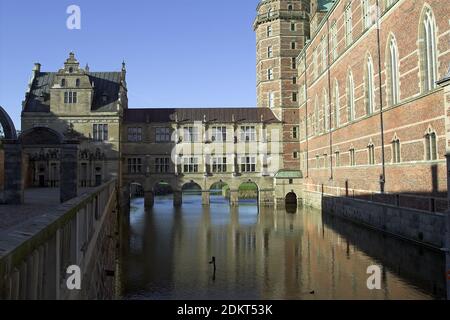 Hillerød, Danemark, Dänemark: Château de Frederiksborg; Schloss Frederiksborg; fente de Frederiksborg; Zamek, pałac, rezydencja królewska, renesans, manieryzm Banque D'Images