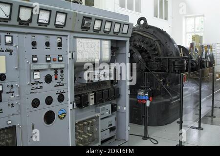 Grimeton, Suède, Schweden; Station de radio Grimeton; Längstwellensender Grimeton; intérieur de la salle des émetteurs; Innenraum der Senderhalle. Banque D'Images