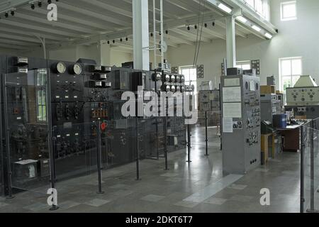 Grimeton, Suède, Schweden; Station de radio Grimeton; Längstwellensender Grimeton; intérieur de la salle des émetteurs; Innenraum der Senderhalle. Banque D'Images