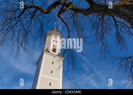 Vue sur l'église paroissiale de Saint-Martin, Garmisch-Partenkirchen, Bavière, Allemagne Banque D'Images