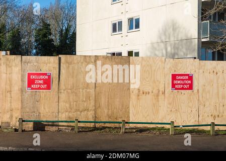 Des blocs d'appartements sur Shannon Road sur Primrose Hill Estate, Kings Norton, Birmingham qui doivent être démolis Banque D'Images