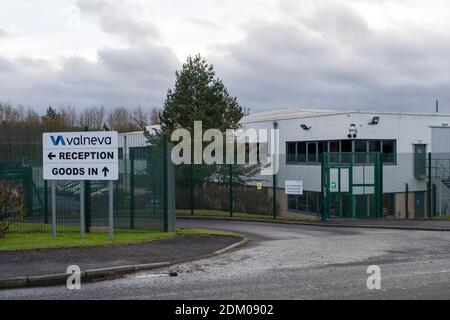 Livingston, West Lothian, Royaume-Uni. 16 décembre 2020. Vue générale de l'installation de Valneva, Oakbank Industrial Estate. Des essais cliniques ont commencé au Royaume-Uni pour un vaccin contre le coronavirus fabriqué dans West Lothian. Le vaccin candidat Valneva sera initialement testé sur 150 volontaires dans des sites de test à Birmingham, Bristol, Newcastle et Southampton. Il est en cours de développement à Livingston et le gouvernement britannique a précommandé 60 millions de doses. Oakbank, Livingston, Écosse, Royaume-Uni. 16 décembre 2020. Crédit : Ian Rutherford/Alay Live News Banque D'Images