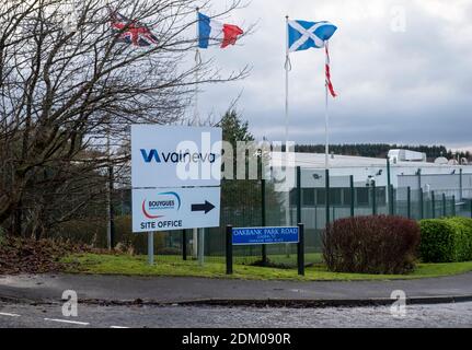 Livingston, West Lothian, Royaume-Uni. 16 décembre 2020. Vue générale de l'installation de Valneva, Oakbank Industrial Estate. Des essais cliniques ont commencé au Royaume-Uni pour un vaccin contre le coronavirus fabriqué dans West Lothian. Le vaccin candidat Valneva sera initialement testé sur 150 volontaires dans des sites de test à Birmingham, Bristol, Newcastle et Southampton. Il est en cours de développement à Livingston et le gouvernement britannique a précommandé 60 millions de doses. Oakbank, Livingston, Écosse, Royaume-Uni. 16 décembre 2020. Crédit : Ian Rutherford/Alay Live News Banque D'Images