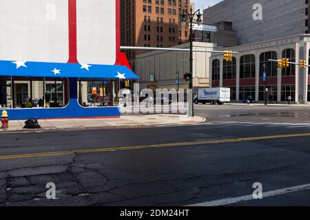 Detroit, Michigan, États-Unis - 19 août 2014 : scène de rue dans le centre-ville de la ville de Detroit. Banque D'Images