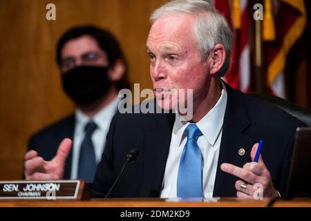 Washington, États-Unis. 16 décembre 2020. Le sénateur républicain du Wisconsin et le président du Comité sénatorial de la sécurité intérieure et des affaires gouvernementales, Ron Johnson, s'exprime au cours d'une audience pour examiner les allégations sans fondement d'irrégularités des électeurs lors de l'élection de 2020 dans l'édifice du Sénat Dirksen à Washington, DC, USA, le 16 décembre 2020. LE président AMÉRICAIN Donald J. Trump continue de pousser les allégations sans fondement de fraude électorale à l'élection présidentielle, que le département de la sécurité intérieure a qualifié de « la plus sûre de l'histoire américaine ». (Photo par Pool/Sipa USA) crédit: SIPA USA/Alay Live News Banque D'Images