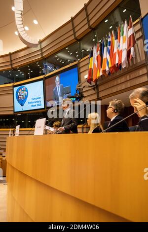 Reportage au Parlement européen a Bruxelles auprès des deputes europeens. Cours de David Maria SASSOLI, président du Parlement européen. Signaler à Banque D'Images