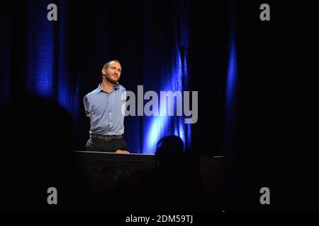 MINSK, BÉLARUS - 15 AVRIL 2016 : le célèbre orateur Nick Vuychich à Minsk. Banque D'Images