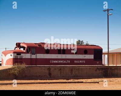 Ancienne locomotive diesel Ghan de classe NSU de la Commonwealth Railways abandonnée à Marree, en Australie méridionale Banque D'Images