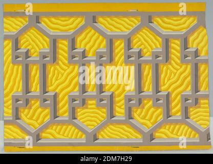 Le dado, imprimé en bloc sur du papier fait à la main, simule une rampe de fretwork chinois en bois avec des éléments se répétant horizontalement. Une illusion de profondeur est obtenue au moyen d'ombres sur fond jaune d'onde irrégulière. Imprimé en violet sur fond jaune., Angleterre, 1817–27, Wallcovers, dado Banque D'Images