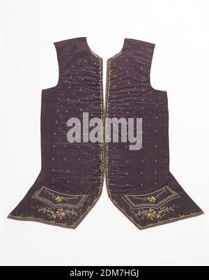 Gilet de costume, Moyen : technique de la soie : broderie en chaîne sur satin, gilet de costume (deux côtés) en satin de couleur prune, brodé en silks de couleur avec de minuscules fleurs, des bordures florales délicates et des sprays floraux sur le rabat et le bas de la poche., France, milieu du XVIIIe siècle, broderie et couture, gilet de costume avant Banque D'Images