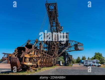 Campeur sur la pelle hydraulique Gemini Bucket Wheel dans le musée en plein air de Ferropolis, ville de fer, Gräfenhainichen, Saxe-Anhalt Banque D'Images