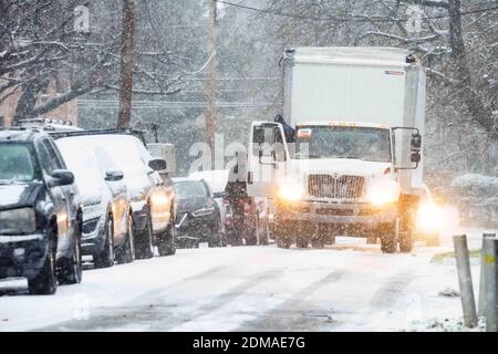 Philadelphie, Pennsylvanie, États-Unis. 16 décembre 2020. Philadelphiens se préparer à la première tempête de neige majeure en plus de 1000 jours. Crédit : Christopher Evens/ZUMA Wire/Alay Live News Banque D'Images