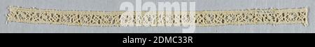 Bande, Moyen: technique de lin: Grille d'élément retiré avec dentelles d'aiguille, style reticella, bande étroite de reticella.style, Italie, 17ème siècle, dentelle, bande Banque D'Images