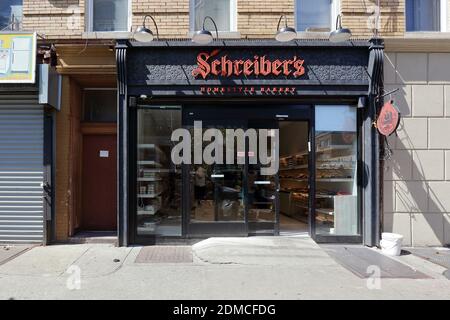 Schreiber's Homestyle Bakery, 4204 14th Ave, Brooklyn, NY. Façade extérieure d'une boulangerie casher dans le quartier de Midwood. Banque D'Images