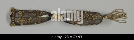 Porte-monnaie de miser, Moyen: Soie, métal technique: Soie noire crochetée, crochetée brodée avec des carrés rouges et verts minuscules et ornée de perles d'or en motif floral. Deux anneaux dorés contrôlent la fermeture latérale ; les perles dorées forment une pampille à une extrémité, une frange à l'autre. France, début du XIXe siècle, costume et accessoires, sac à main Miser Banque D'Images