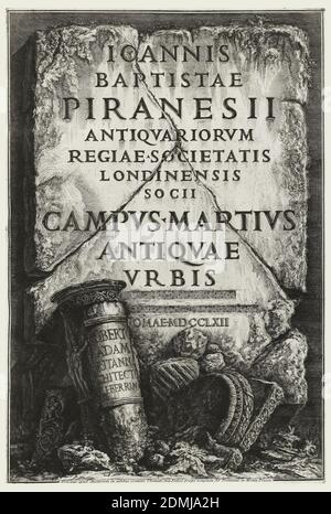 Frontispice, avec dévouement à Robert Adam, dans il Campo Marzio dell’Antica Roma, Giovanni Battista Piranesi, Italien, 1720–1778, Giovanni Battista Piranesi, Italien, 1720–1778, Etching avec gravure, couvertures originales de carton bleu sur papier crème, Frontispiece dépeint une grande dalle de pierre qui a été inscrite avec le titre du livre. Ci-dessous, colonne ruinée, sur laquelle est une inscription de dédicace, et sa capitale., Rome, Italie, 1762, architecture, Livre, Livre Banque D'Images