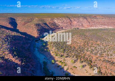 Vue aérienne de la rivière Murchison atteignant la boucle à Kalbarri Parc national en Australie Banque D'Images
